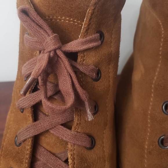 Tod\'s Men\'s Tan Suede Chukka Boots with Vibram Soles Size 10 main image 7